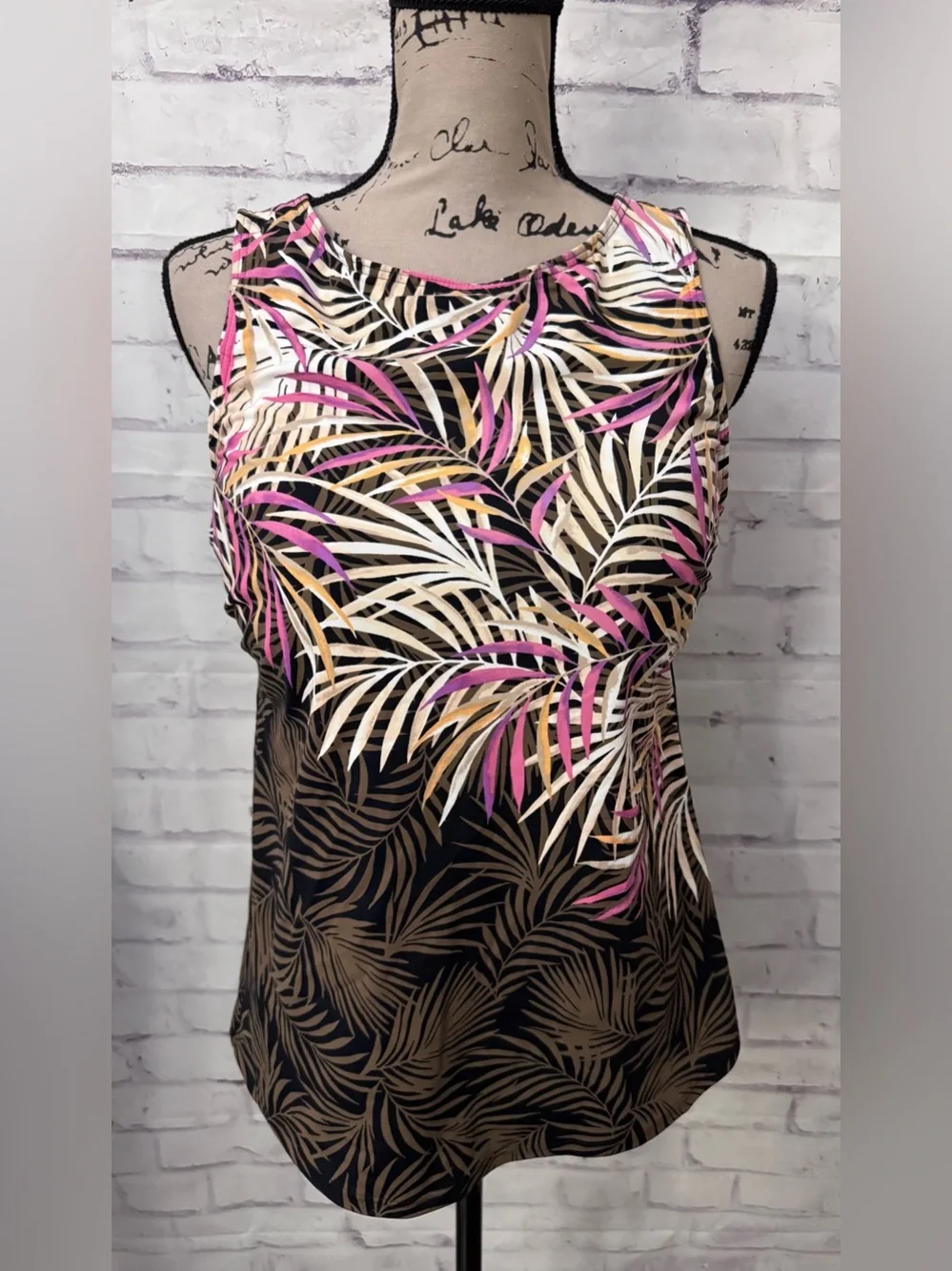 Lands’ End 12D High Neck Modest Tankini Swimsuit Top‎ Palm Leaf Brown Resort